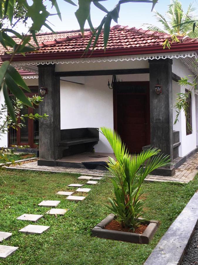 Triple Edge Villa Unawatuna Exterior photo